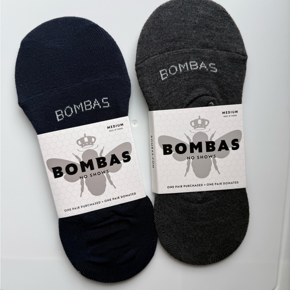 NEW!!  Bombas Women's Mid-Cut No Show Sock 
- Navy and Charcoal